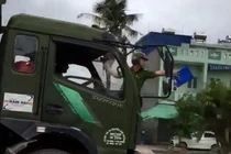 CA Hải Phòng nói gì vụ xe tải đâm đổ xe của CSGT?