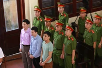 Các bị cáo khai gì trong phần xét hỏi vụ án chạy thận 8 người tử vong?