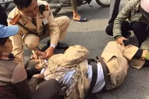 Thái Bình: Bắt khẩn cấp đối tượng rút dao đâm 2 cán bộ CSGT