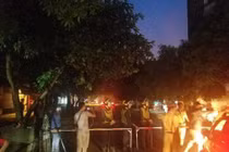 Hàng trăm cảnh sát vẫn vây ráp đối tượng ôm "hàng nóng" cố thủ trong nhà