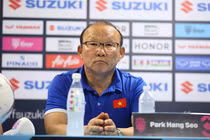 HLV Park Hang Seo dành tiền thưởng làm từ thiện và phát triển bóng đá VN