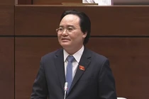 Đại biểu mời Bộ trưởng đi xem … trường “chuẩn giả” gần nhà Quốc hội