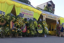 Chủ nợ bị con nợ bắn chết tại nhà: Rất đông giang hồ đến viếng