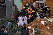 Mưa lũ gây thiệt hại khủng khiếp: Học sinh Nha Trang buộc phải nghỉ học 