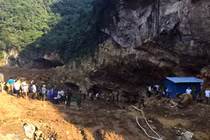 Phát hiện thi thể một phu vàng mắc kẹt trong mỏ vàng trái phép