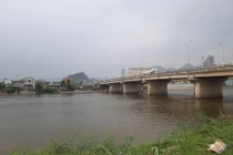 Nữ sinh 15 tuổi nhảy cầu, bạn trai xuống cứu, cả hai chết đuối thương tâm