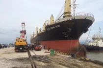 Xe nâng đổ, hai công nhân Nosco – Vinalines tử vong do rơi từ độ cao 14m