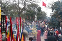 Đình chỉ công tác 7 cán bộ kho bạc đi lễ trong giờ hành chính