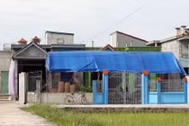 Bàng hoàng phát hiện hai vợ chồng chết trong nhà