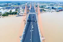 Bộ trưởng GTVT yêu cầu kiểm tra cầu Bạch Đằng 7.000 tỷ lún, võng