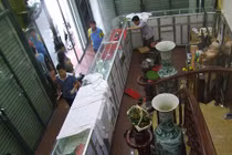 Siêu trộm tiệm vàng bị bắt vì dấu vân chân