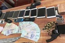 Triệt phá ổ bạc Lâm “sa cơ” bắt 24 đối tượng, thu 1 súng