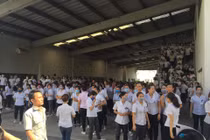 Công nhân chảy nước mắt, tố bảo vệ Yazaki xịt hơi cay 