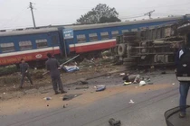 Vượt dây chắn đường sắt, tài xế xe tải tử vong 