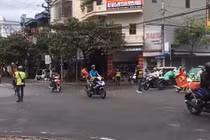 Nhóm “phượt thủ” dàn hàng chặn ngã tư: CSGT Nam Định nói gì?