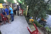 Vẫn đang truy bắt lái xe đâm đám tang khiến nhiều người bị thương