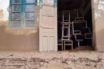 Thiệt hại nặng nề do mưa lũ: 14 người chết, nghìn nhà di dời khẩn cấp