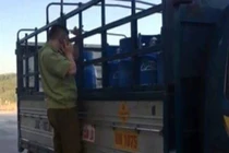 Quảng Ninh: Tạm đình chỉ 3 cán bộ QLTT dán logo “xe báo chí” chặn xe tải