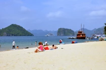 Đuối nước ở đảo Ti-tốp, một nữ du khách Hà Nội nguy kịch