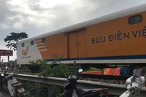 Tai nạn đường sắt ở Nam Định: Ôtô văng xa, 4 người thương vong