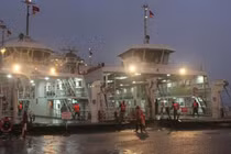 Tạm ngưng hoạt động các bến phà ở TP.HCM do bão số 9