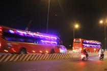 Xe xịn lên ngôi, xe dù hết thời hoành hành