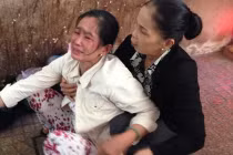 4 SV chết cháy: Bi thương đón con ở nhà xác An Bình