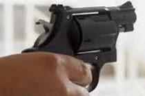 Dùng súng cướp tài sản táo tợn như trong phim