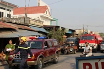 Khóa cửa đi chùa, nhà cháy lan sang hàng xóm