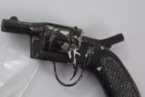 Bị đòi tiền bảo kê, chủ khách sạn xách súng bắn người