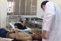  7 người rơi từ 40m, dập gan, thận, chấn thương vùng kín