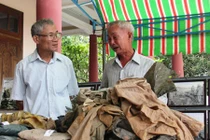 Rơi nước mắt nhìn kỷ vật của hàng trăm liệt sĩ vừa tìm thấy