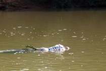 Tử thi trong bao tải cột chặt, trôi sông Sài Gòn