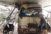 Xe chở khách đi chùa phóng ẩu, nhiều người nguy kịch