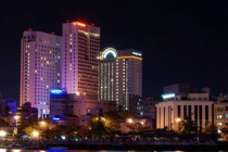 Khách Tây rơi từ tầng 20 khách sạn Sheraton