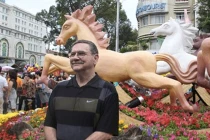 Du khách quốc tế thích thú với Tết ở Sài Gòn