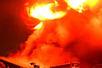 "Giặc lửa" thiêu rụi khu xử lý chất thải rắn ở TP HCM