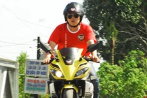 Trưởng Công an rơi súng khi nhậu, phó chạy xe nẹt pô