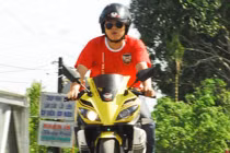 Trưởng Công an rơi súng khi nhậu, phó chạy xe nẹt pô