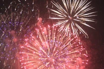 Pháo hoa rực sáng TP HCM mừng ngày thống nhất