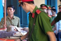 Rơi từ tầng 5 trường đại học, nam sinh tử vong