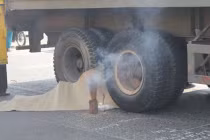 Bé gái chết thảm trên đường về quê ăn tết