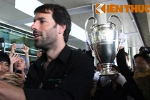Náo nhiệt đón cúp C1 cùng Ruud van Nistelrooy đến Việt Nam