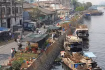 Thuyền hoa tấp nập về bến Sài Gòn