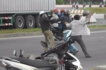 Hỗn chiến vì "tranh nhau” thi thể 2 nạn nhân TNGT