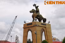 Dân Sài Gòn luyến tiếc “vị tướng” sắp xa chợ Bến Thành