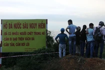 Đang tìm thi thể thiếu niên chết đuối dưới hồ “tử thần“