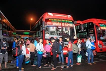 TP HCM: Người dân vật vã trắng đêm về quê nghỉ lễ