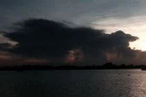 Vụ tử thi không đầu: Cha mẹ mỏi mòn chờ xác con