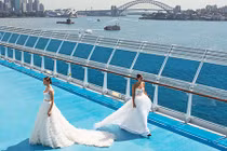 Ngắm sàn catwalk giữa đại dương tại Sydney của Jessica Minh Anh